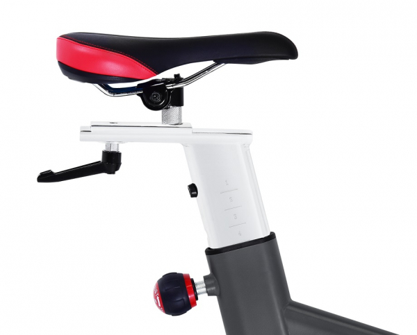 Cyklotrenažér Flow Fitness DSB600i sedlo