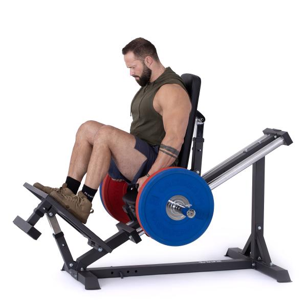 TRINFIT Leg press D3 Pro s modelem v dřepu