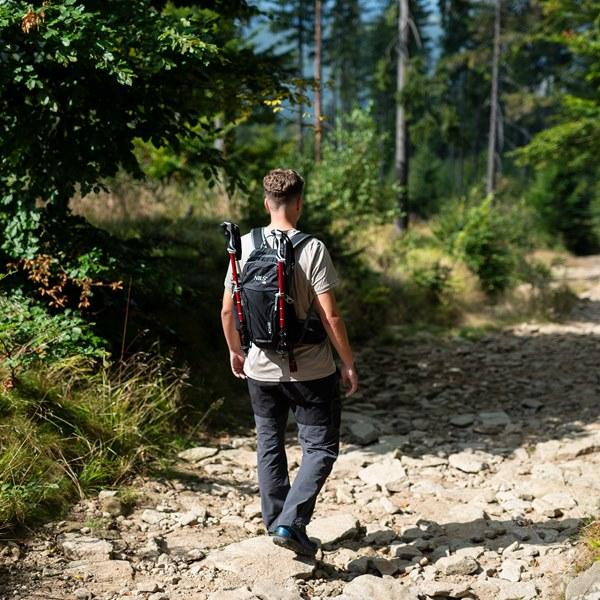 Turistický batoh NILS Camp NC1950 Caver černý 18L